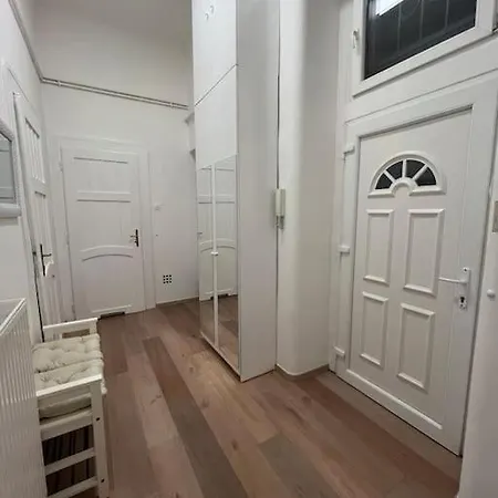 Luxury Central Location, 6 People, Lägenhet