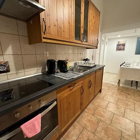 Luxury Central Location, 6 People, Lägenhet Budapest